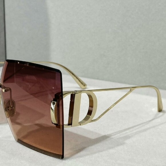 NEW DIOR WOMAN 30 Montaigne S7U Sunglasses (2024) – Classic Square Frame - Picture 4 of 5